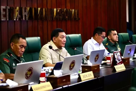 TNI Siap Hadapi Perang Berlarut: Menhan Sjafrie Sjamsoeddin Tegaskan Kesiapan Pertahanan NKRI