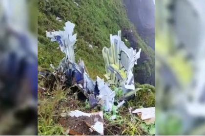 Bangkai Pesawat ATR 42 Ditemukan Hancur di Gunung Bulusaraung: Update Evakuasi Korban