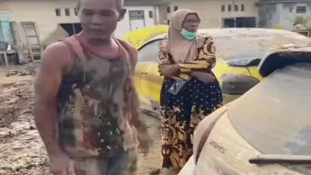 Viral! Numpang Parkir Saat Banjir Dipalak Rp750 Ribu, Mobil Tetap Terendam