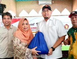 Andre Rosiade Salurkan Bantuan Sembako dan Bayar Tagihan Listrik Masjid di Padang