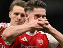 Arsenal Hancurkan Tottenham 4-1, Kokohkan Puncak Klasemen Liga Inggris