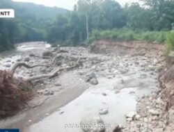 Banjir Bandang di Nagekeo Hanyutkan Dua Rumah dan Isolasi Dua Kampung