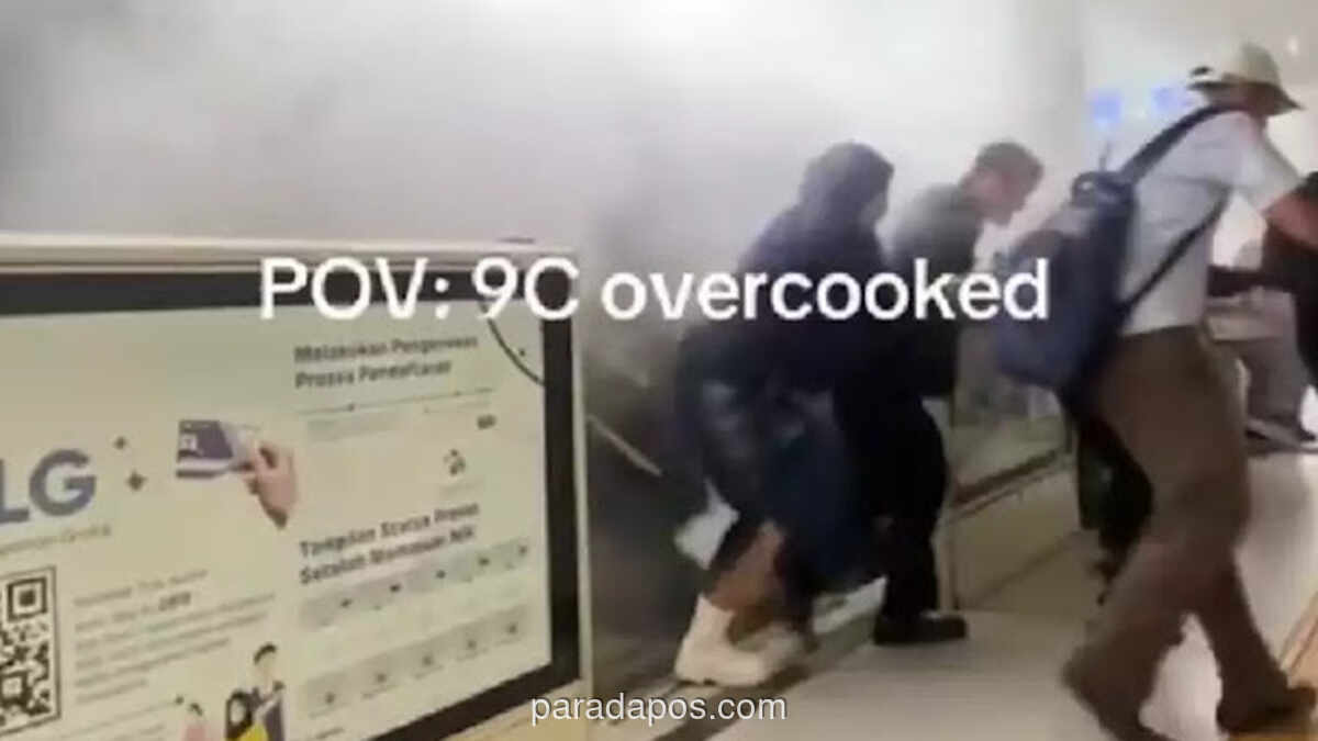 Bus Transjakarta Keluarkan Asap Tebal di Halte Pancoran, Diduga akibat Kebocoran Radiator