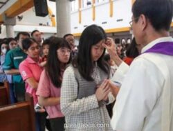 Gereja Katedral Jakarta Gelar Misa Luring dan Daring untuk Rabu Abu 2026
