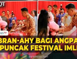 Wapres Gibran Bagikan Angpao pada Perayaan Imlek Nusantara 2026 di Lapangan Banteng