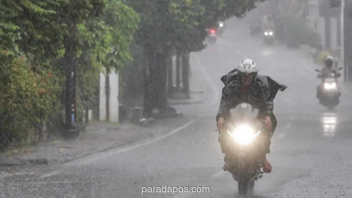 BMKG Imbau Waspada Hujan Lebat hingga Sangat Lebat di Tiga Provinsi Jawa dan NTT