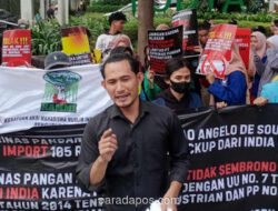 Mahasiswa Protes Rencana Impor 105 Ribu Pikap India untuk Kopdes