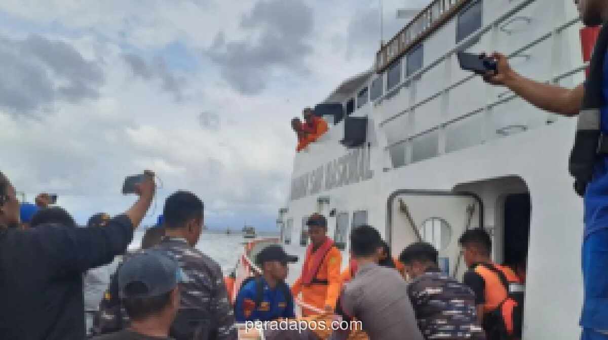 SAR Gabungan Evakuasi 246 Penumpang KM Intim Teratai yang Karam di Halmahera Selatan