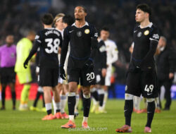 Rosenior Akui Tantangan Utama: Mencari Keseimbangan Serangan dan Pertahanan di Chelsea