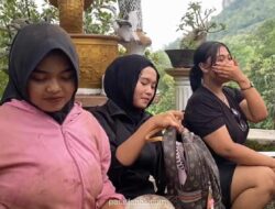 Tiga Siswi SMK Dikerumuni Monyet Liar Saat Mendaki di Gunung Budeg