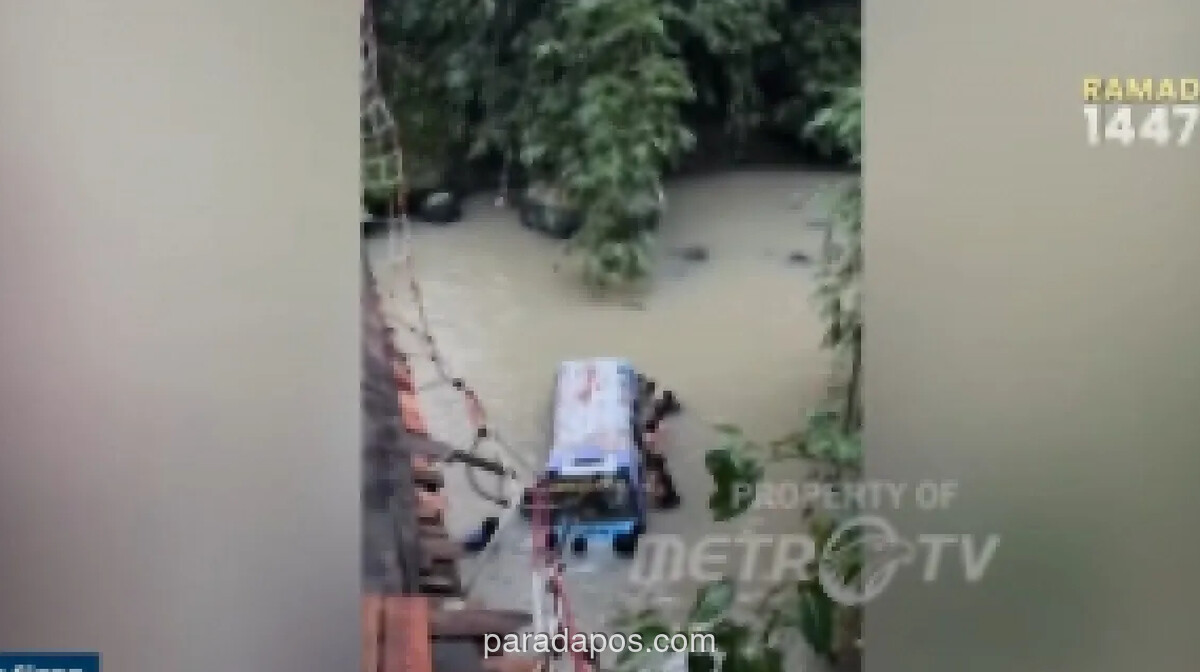 Jembatan Gantung Putus di Tanggamus, Mobil Terjun 10 Meter, Puluhan Luka-luka