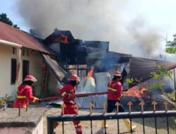 Kebakaran Hanguskan 4 Bangunan di Padang, 14 Jiwa Kehilangan Tempat Tinggal