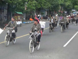 Kosti Pacitan Rayakan HUT ke-18 dengan Parade Sepeda Tua dan Pakaian Adat