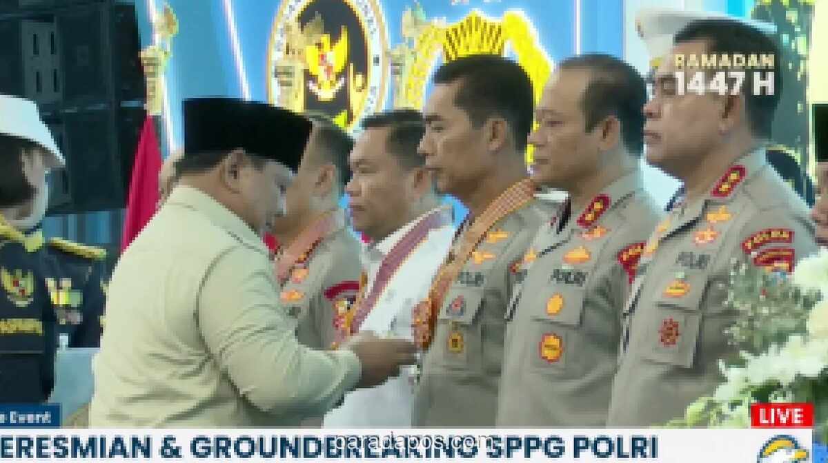 Presiden Anugerahkan Bintang Jasa kepada 40 Tokoh Penggerak Program Makan Bergizi Gratis