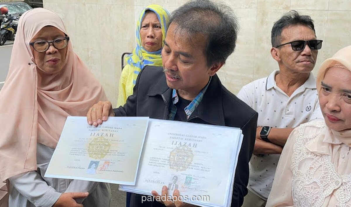 Roy Suryo Paparkan Dugaan Ciri Fisik Ijazah Palsu Jokowi ke Penyidik