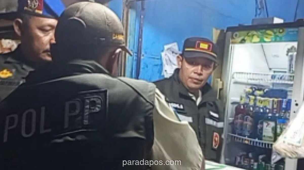 Satpol PP Jakarta Utara Sita 755 Botol Miras Ilegal Jelang Ramadan