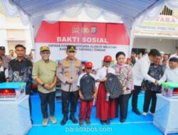 Titiek Soeharto dan Kapolri Tinjau Huntara dan Salurkan Bantuan di Tapteng