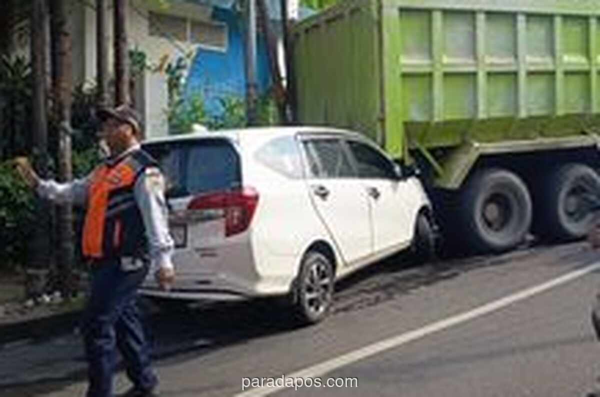 Truk Mundur Tak Terkendali Picu Kecelakaan Beruntun di Ciracas