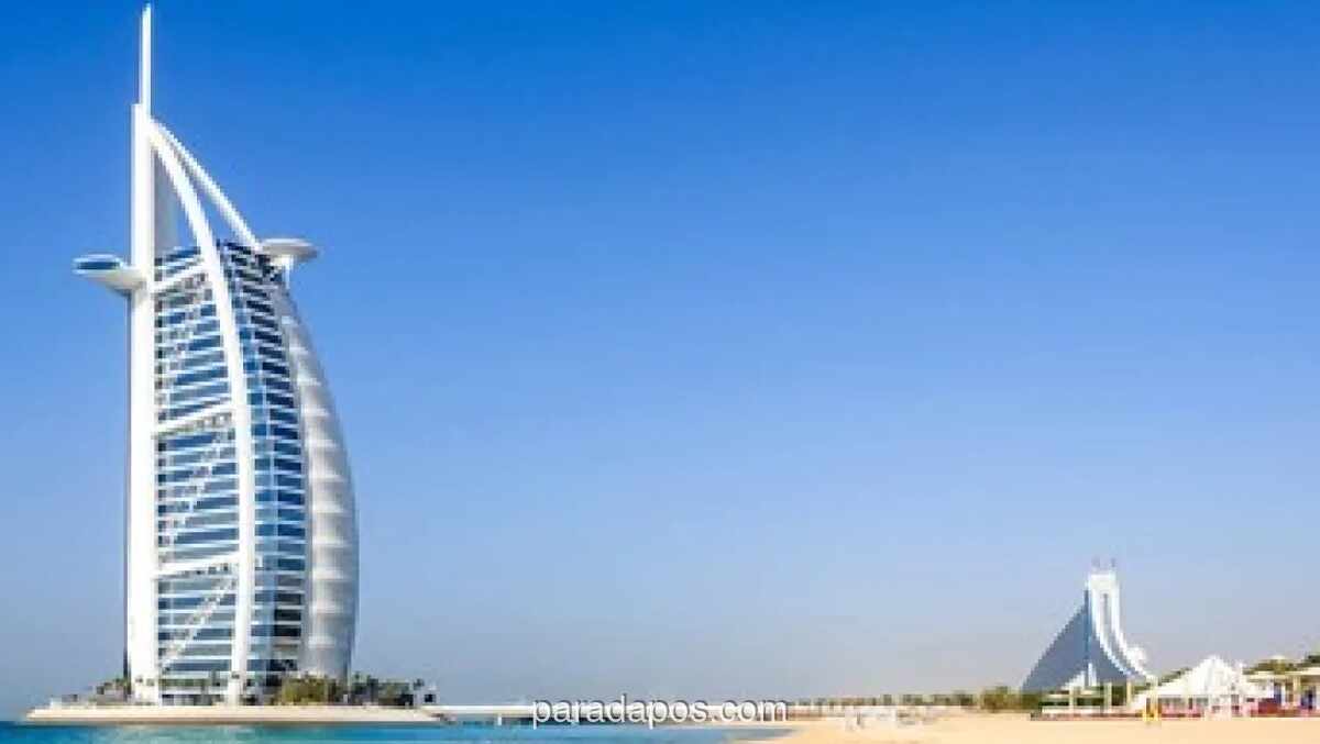Pertahanan Udara UEA Cegat Ratusan Rudal dan Drone Iran, Puing Sebabkan Kebakaran di Burj Al Arab