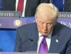 Video Trump Memejamkan Mata di Forum Perdamaian Picu Sorotan Kebugaran