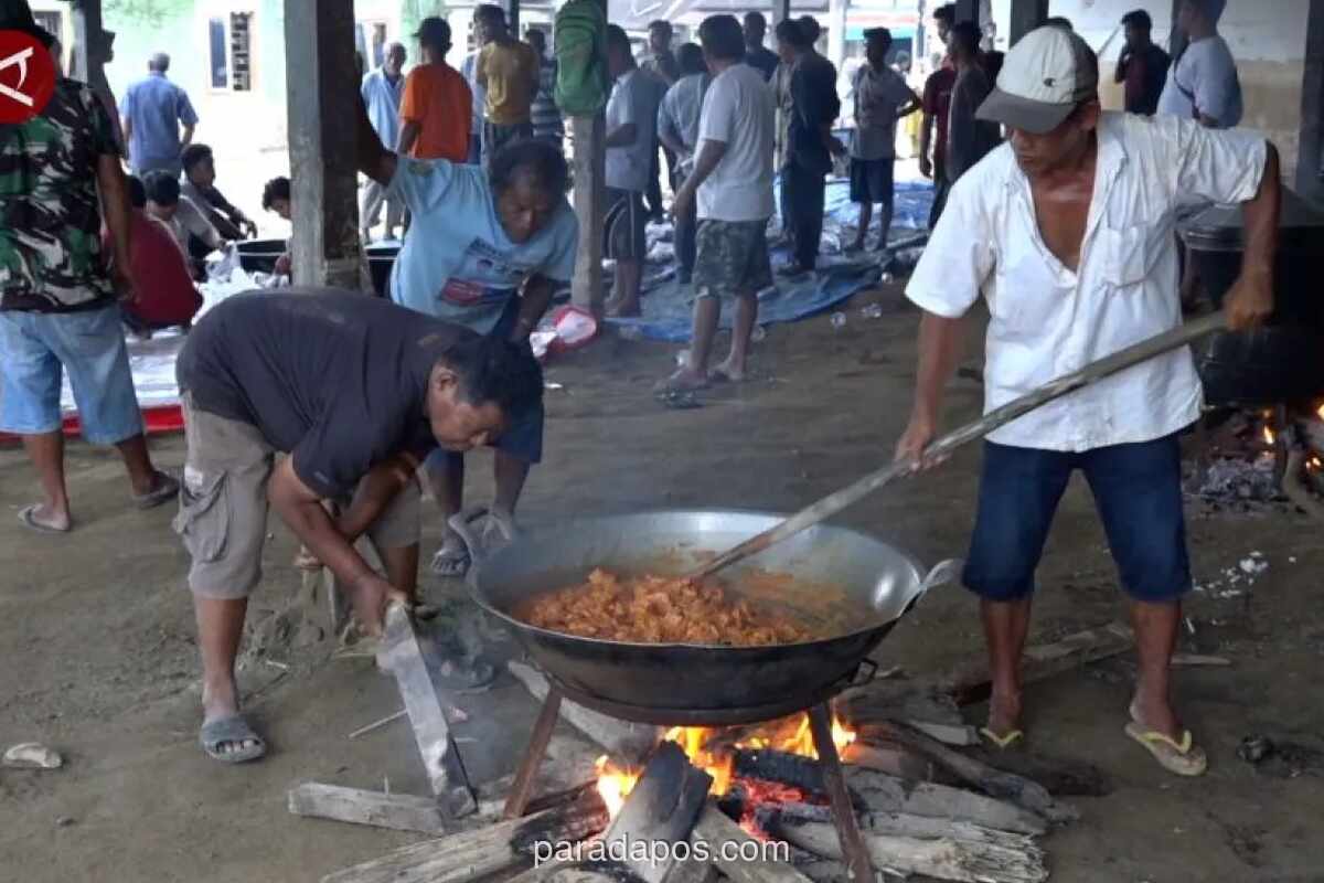 Warga Huta Godang Sambut Ramadhan dengan Potong Sapi Bantuan di Tengah Duka Pascabencana