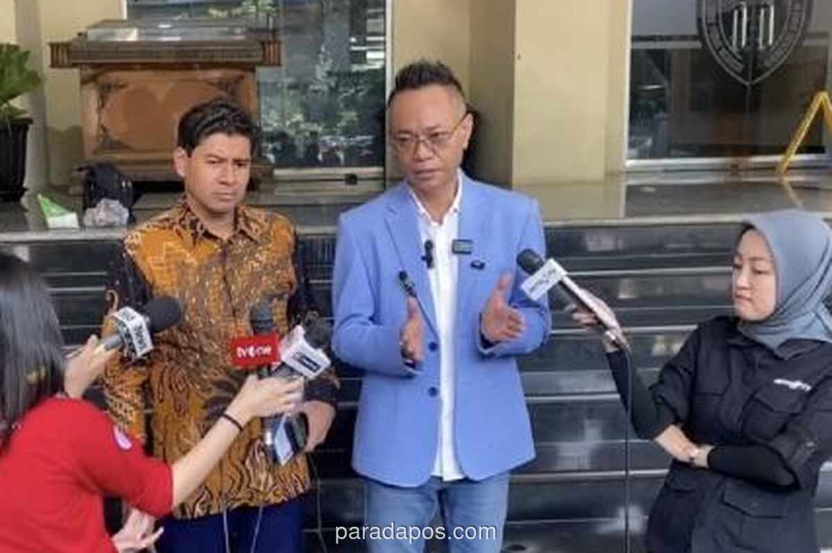 Ade Darmawan Desak Rismon Sianipar Ungkap Pendana Isu Ijazah Jokowi