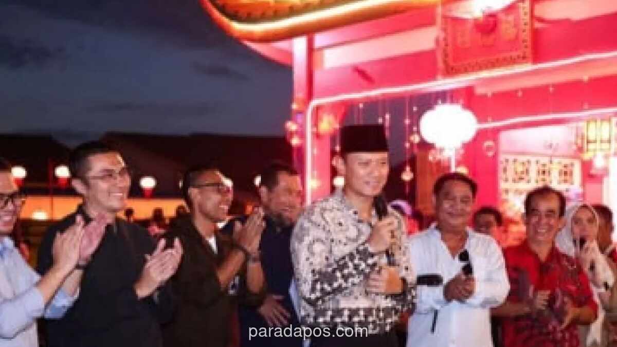 AHY Salurkan Bantuan dari Lelang Lukisan SBY ke Warga Singkawang Jelang Cap Go Meh