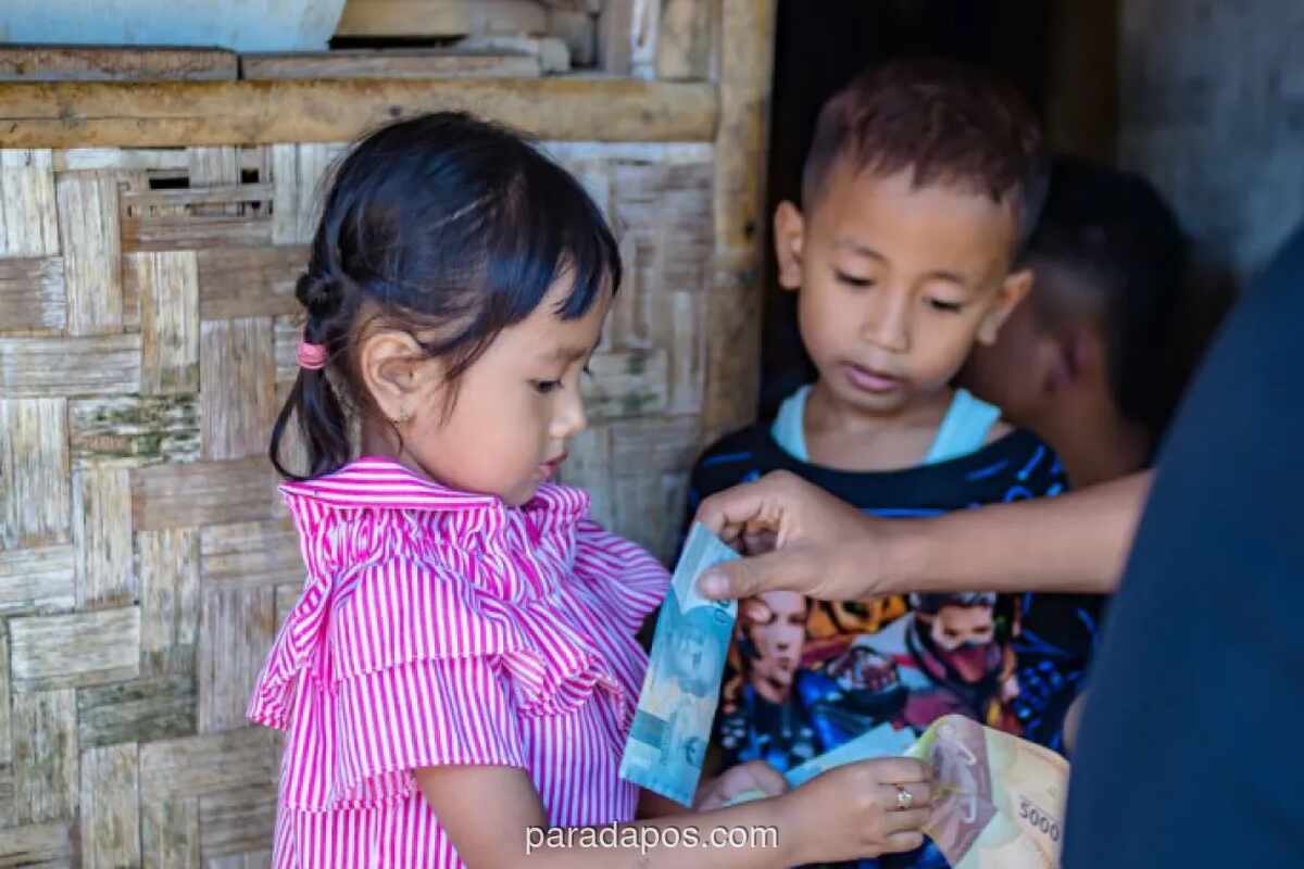 THR Lebaran Bukan Sekadar Uang Saku, Tapi Peluang Ajarkan Literasi Keuangan pada Anak