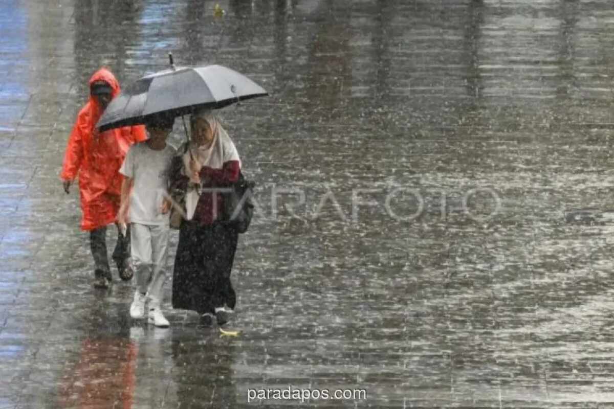 BMKG Imbau Waspada Potensi Hujan Lebat hingga Sangat Lebat di Timur Indonesia pada Hari Kedua Lebaran