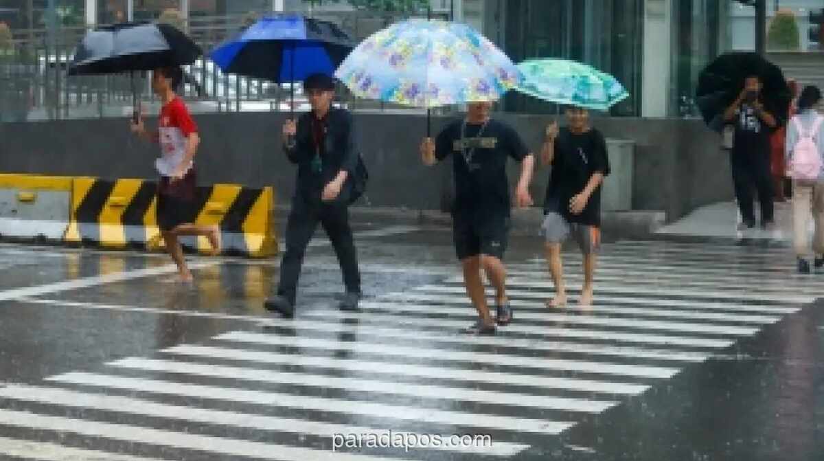 BMKG Prediksi Cuaca Didominasi Berawan, Tiga Kota Berpotensi Hujan Sedang