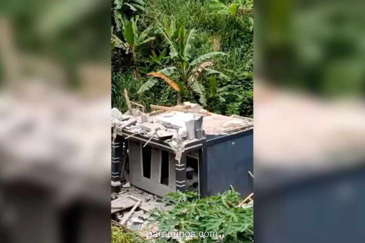 Tanah Bergerak Rusak 144 Rumah di Sukabumi, Ratusan Warga Mengungsi