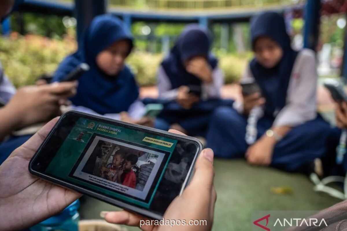 Anggota DPR Desak Kemendikdasmen-Komdigi Koordinasi Tegakkan Larangan Medsos bagi Anak di Bawah 16 Tahun