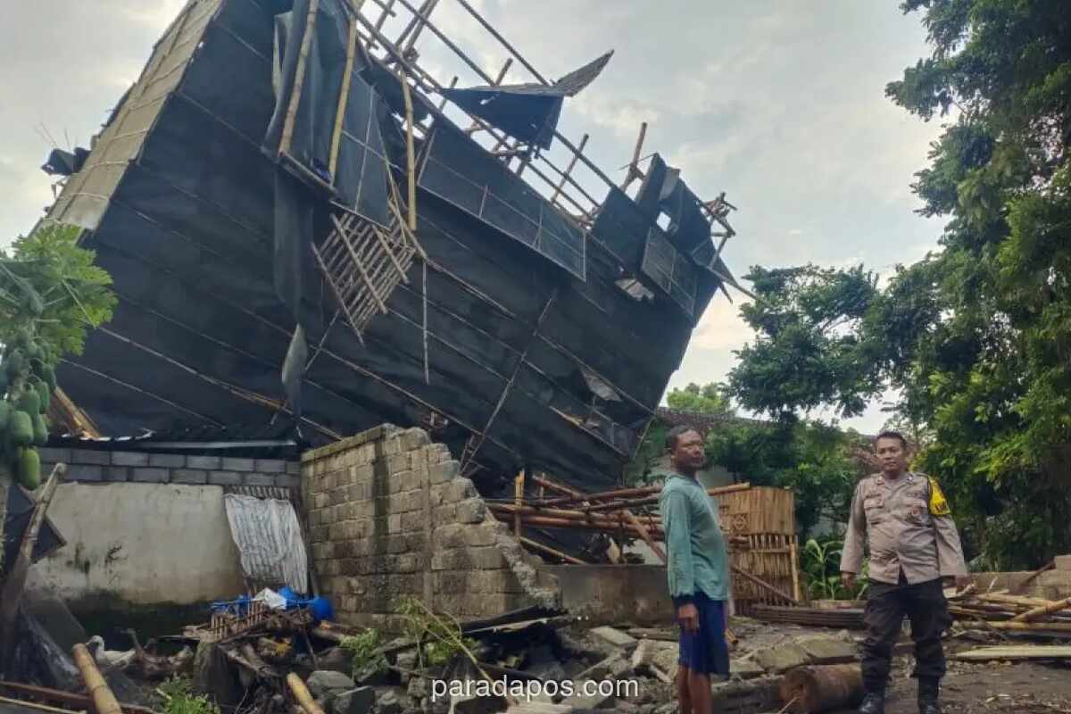 Angin Kencang Landa Tiga Kecamatan di Jember, Puluhan Rumah dan Sekolah Rusak