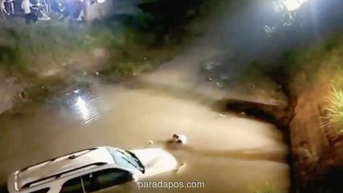 Fortuner Terjun ke Irigasi di OKU Timur, Enam Penumpang Selamat