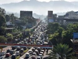 Arus Kendaraan ke Puncak Turun 25%, Rekayasa Lalu Lintas Tetap Diterapkan