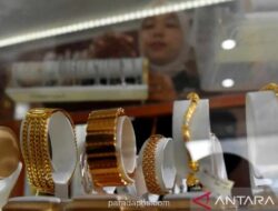 Harga Emas Antam Naik Rp8.000 per Gram, Sentuh Rp3,047 Juta