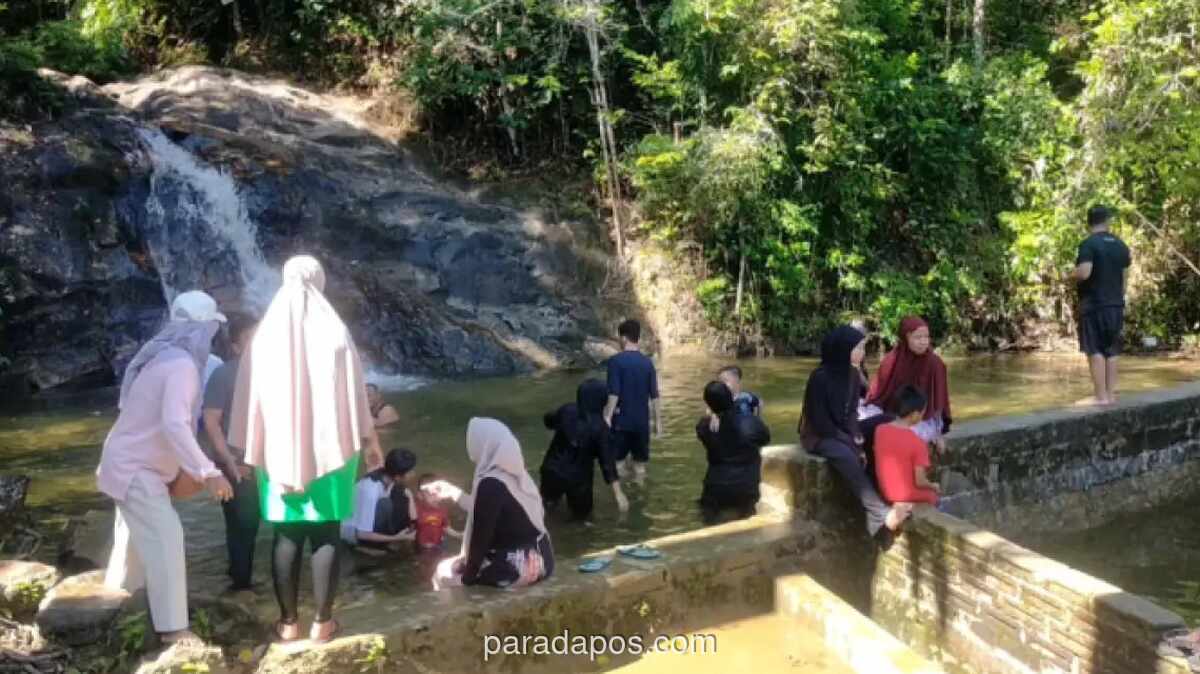Air Terjun Batu Ampar di Lingga Capai Puncak Kunjungan di Hari Ketiga Lebaran