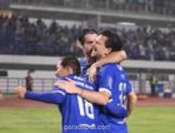 Persib Tundukkan Persik 3-0, Dua Gol dari Titik Penalti