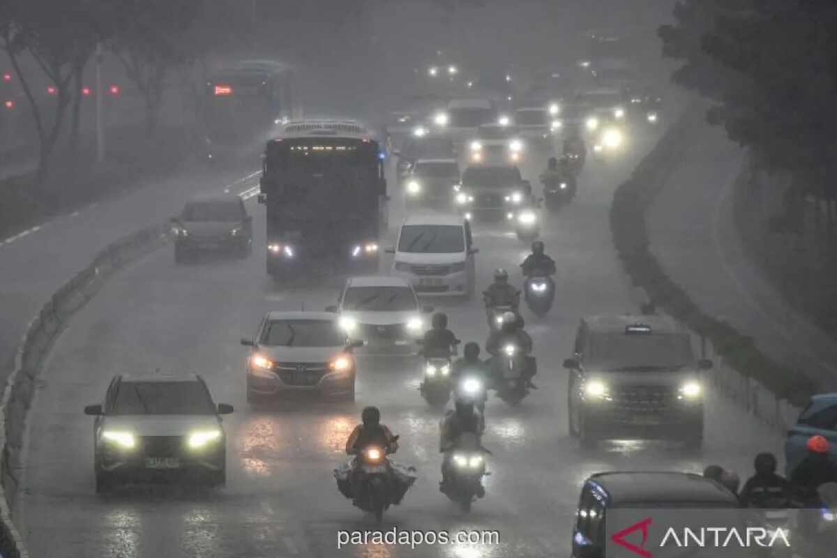 BMKG Peringatkan Hujan Ringan Guyur Jakarta Sepanjang Hari Kamis