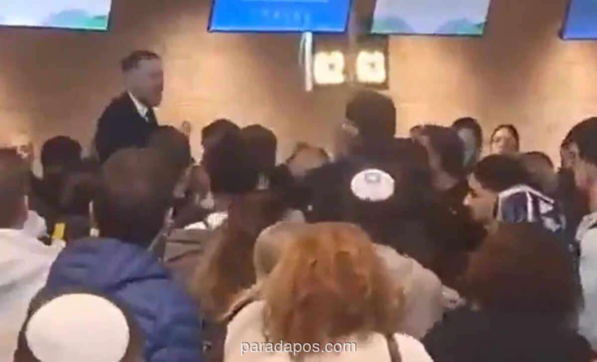 Kepanikan dan Upaya Sensor Warga Israel Serbu Bandara Usai Serangan Iran