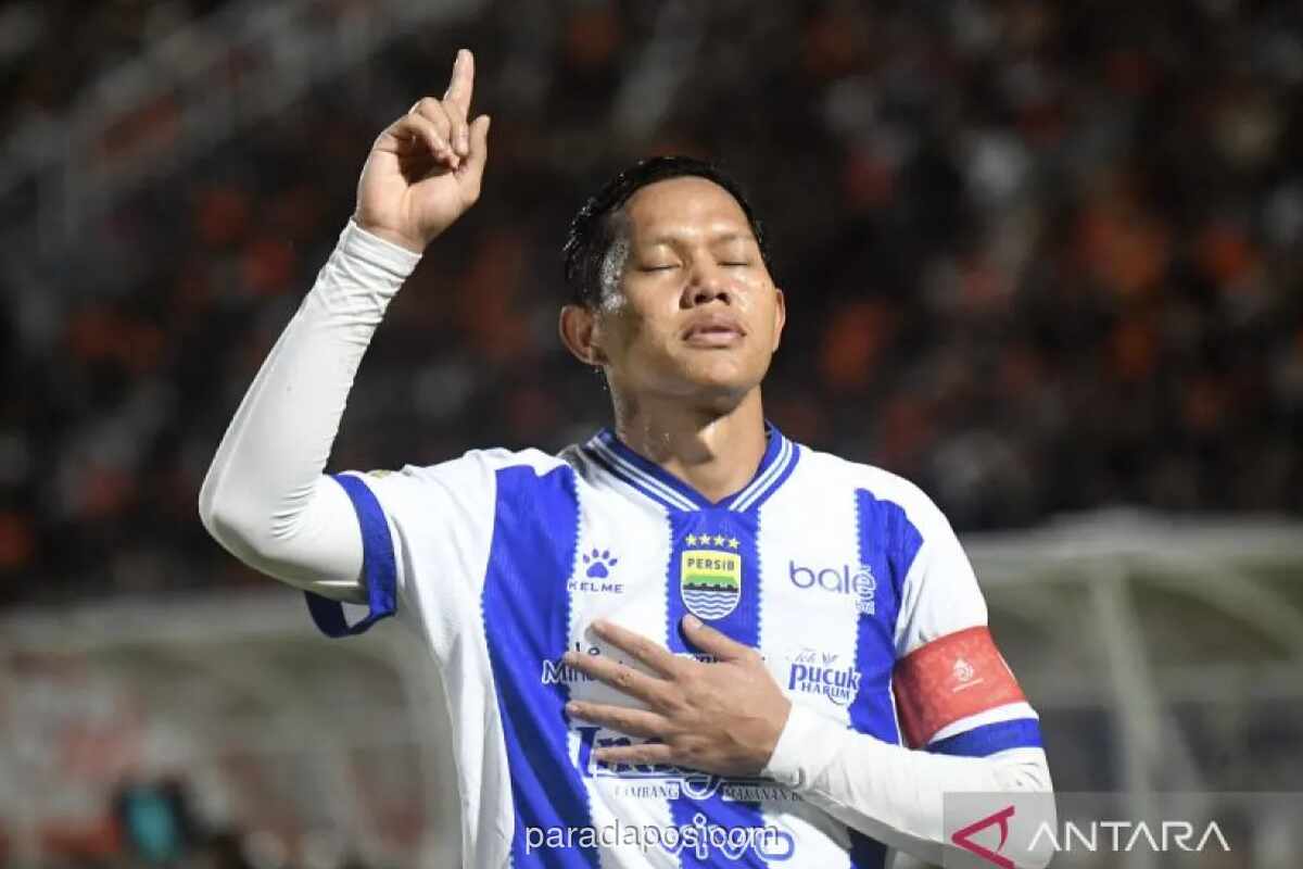 Persib Kokoh di Puncak Klasemen Usai Imbang Lawan Borneo