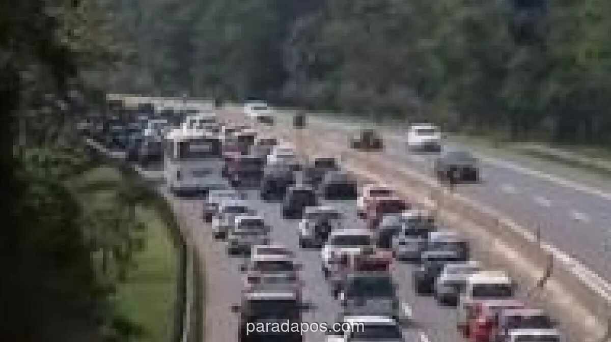 Arus Balik Lebaran 2026 Padati Gerbang Tol Jakarta, Volume Kendaraan Naik Hampir 17 Persen