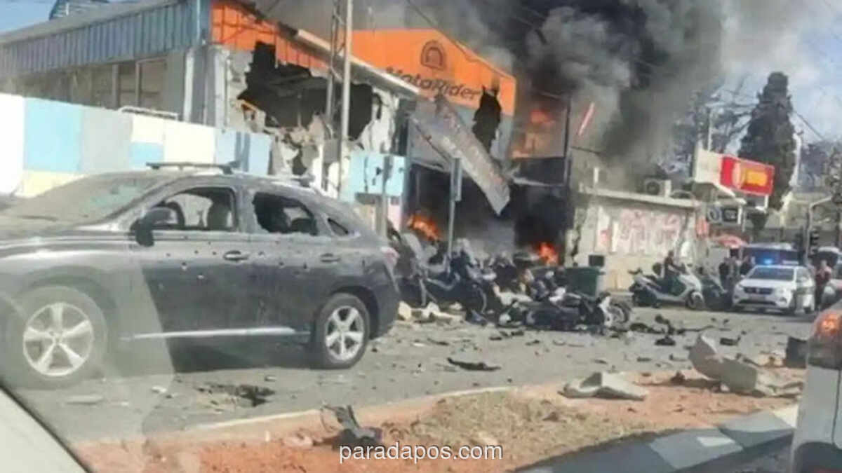 Rudal Iran Tewaskan Belasan Warga Sipil di Pinggiran Tel Aviv