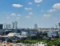 Langit Biru Jakarta Saat Libur Lebaran