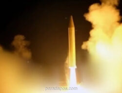 Serpihan Rudal Iran Picu Kebakaran di Permukiman Israel