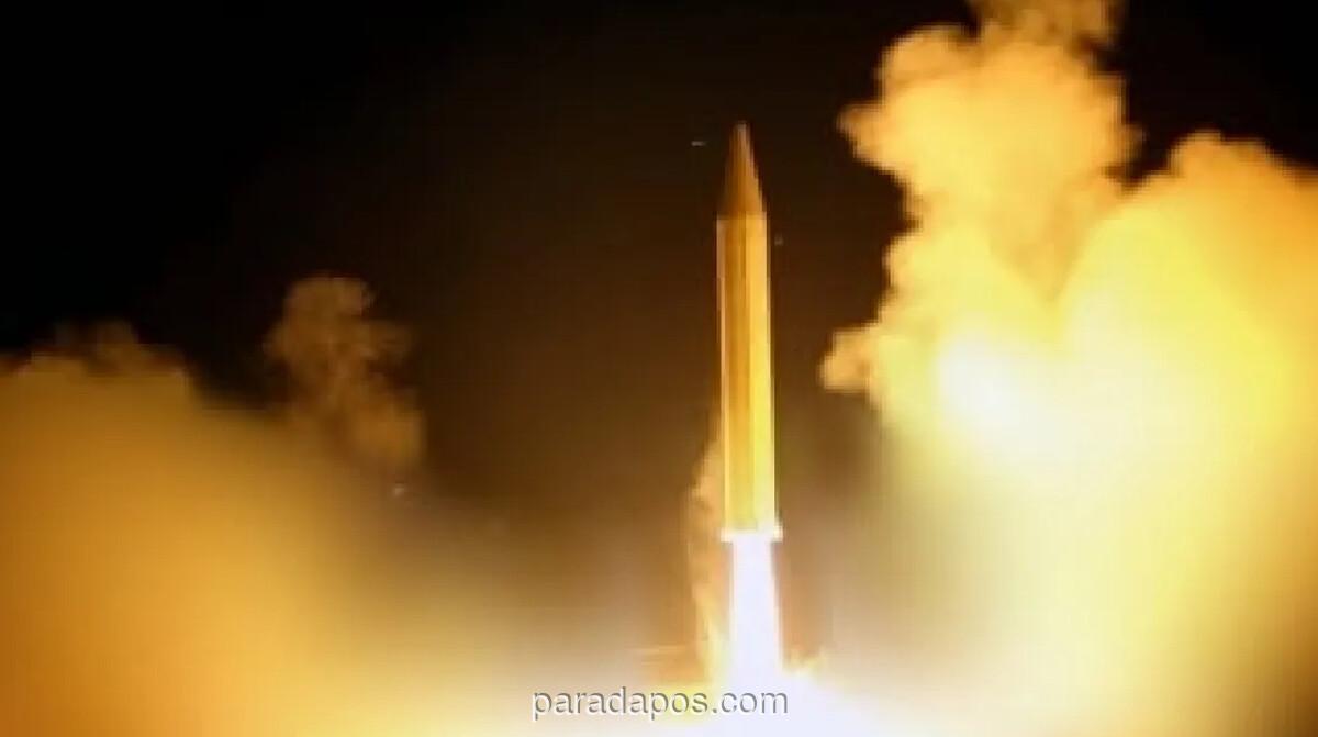 Serpihan Rudal Iran Picu Kebakaran di Permukiman Israel