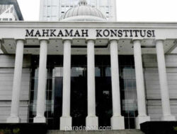 MK Beri Tenggat Dua Tahun untuk Revisi UU Tunjangan Pensiun Pejabat Negara