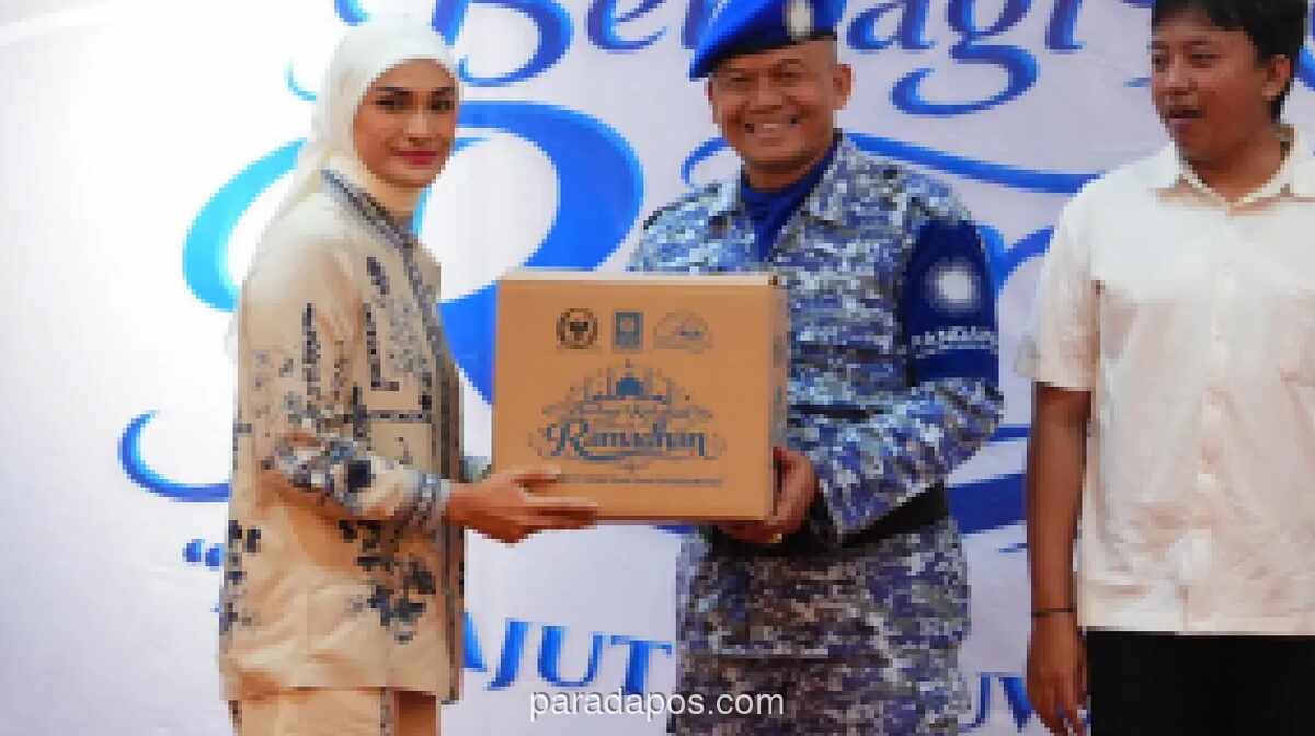 PIA PAN Bagikan 1.100 Paket Sembako untuk Staf dan Petugas Kebersihan DPR