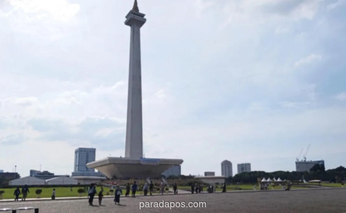 Ribuan Warga Padati Monas di H+1 Lebaran 2026