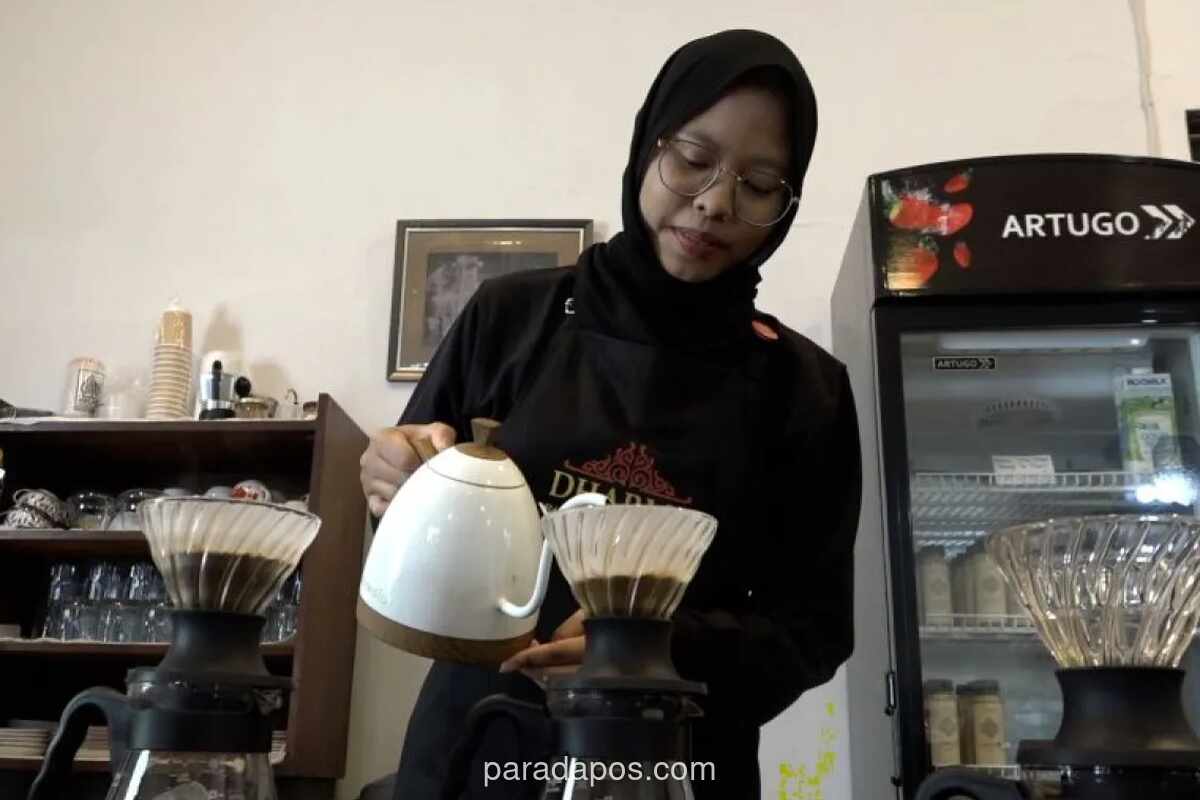 Tim Susur Mudik ANTARA Singgah Nikmati 50 Jenis Kopi di Kedai Legendaris Semarang